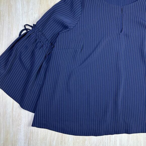 Lane Bryant Navy Key Hole Pin Stripe Bell Sleeve Print Long Sleeve Blouse 14/16 - Picture 7 of 14